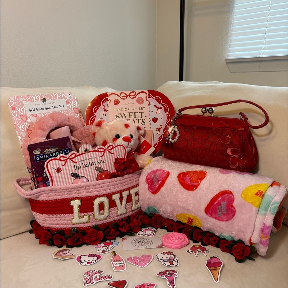 Vintage Y2k Coach Valentines Giveaway/ Vintage Red Coach Kisslock bag